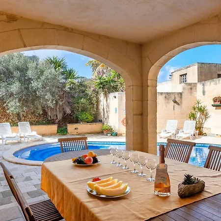 Bebbuxija Pool Gozo - Happy * 沙拉