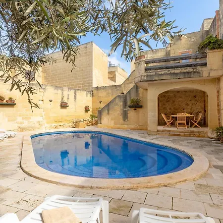 Bebbuxija Pool Gozo - Happy