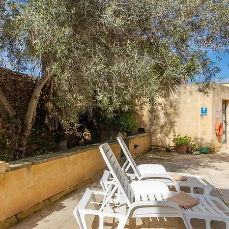 Bebbuxija Pool Gozo - Happy